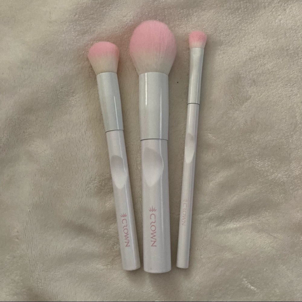 Crown Brushes makeup brush trio